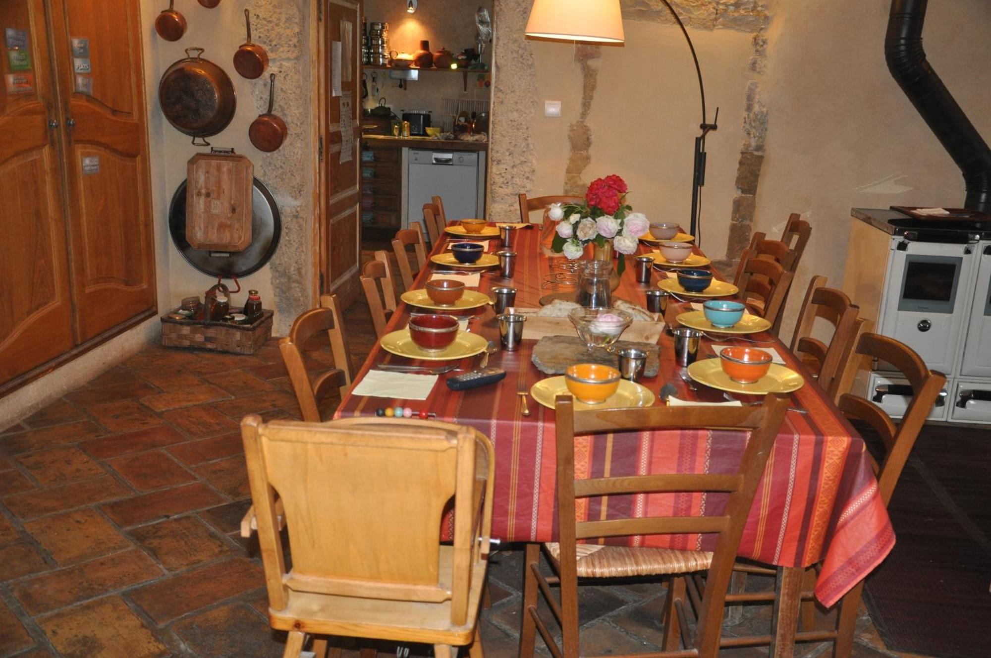 La Source, Vegetarian Guest House Chabeuil Exteriör bild