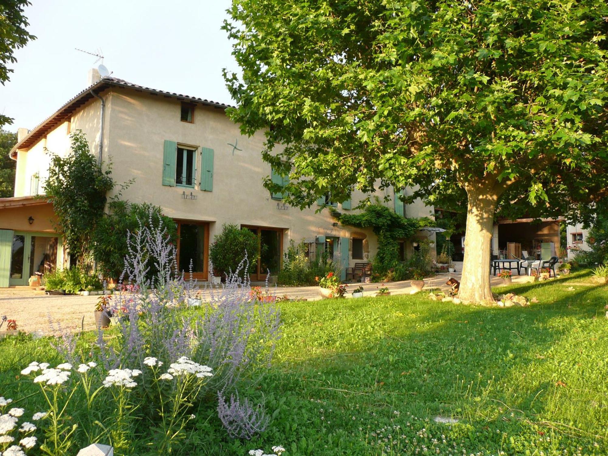 La Source, Vegetarian Guest House Chabeuil Exteriör bild