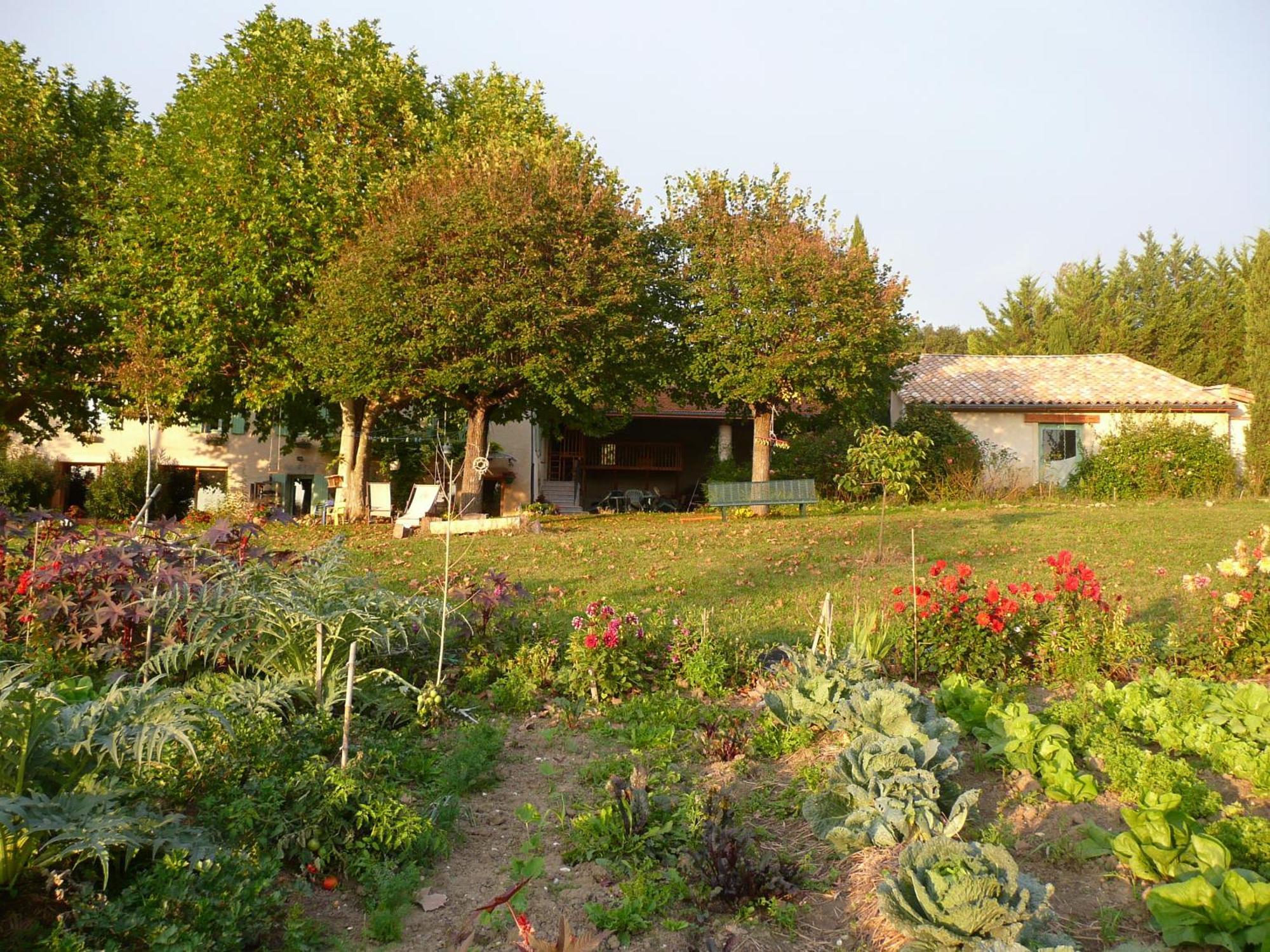 La Source, Vegetarian Guest House Chabeuil Exteriör bild